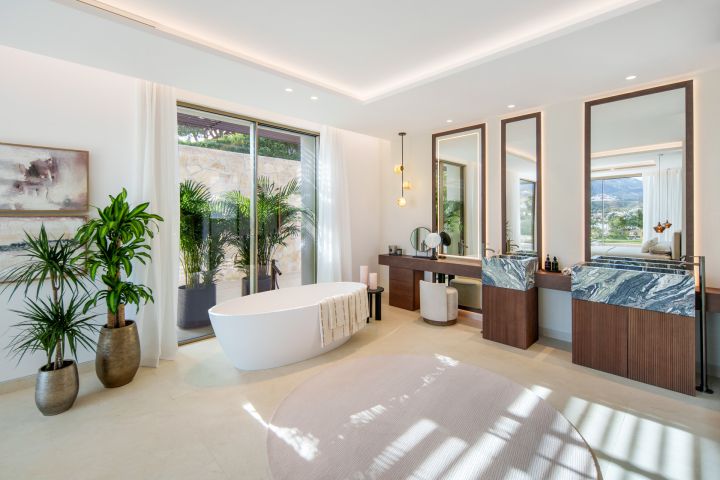 Alcala 70 - Stylish Home with Panoramic Views in Nueva Andalucia