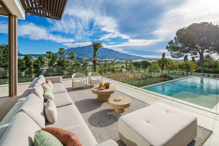 Alcala 70 - Stylish Home with Panoramic Views in Nueva Andalucia