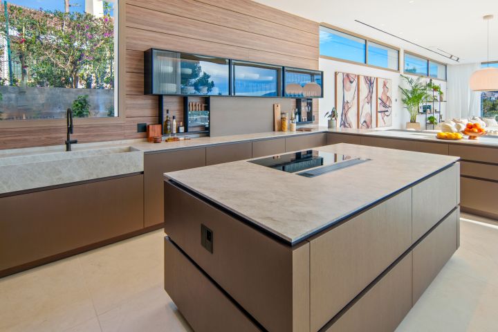 Alcala 70 - Stylish Home with Panoramic Views in Nueva Andalucia