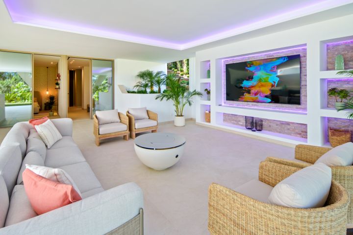 Alcala 70 - Stylish Home with Panoramic Views in Nueva Andalucia