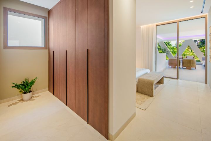 Alcala 70 - Stylish Home with Panoramic Views in Nueva Andalucia