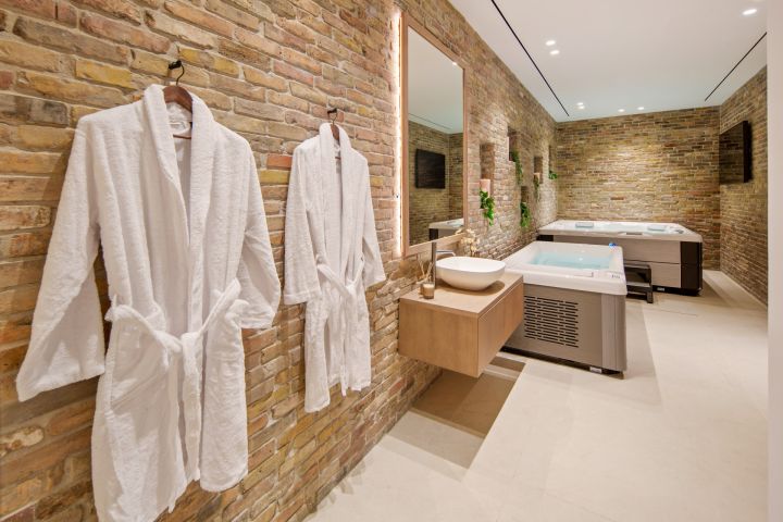 Alcala 70 - Stylish Home with Panoramic Views in Nueva Andalucia