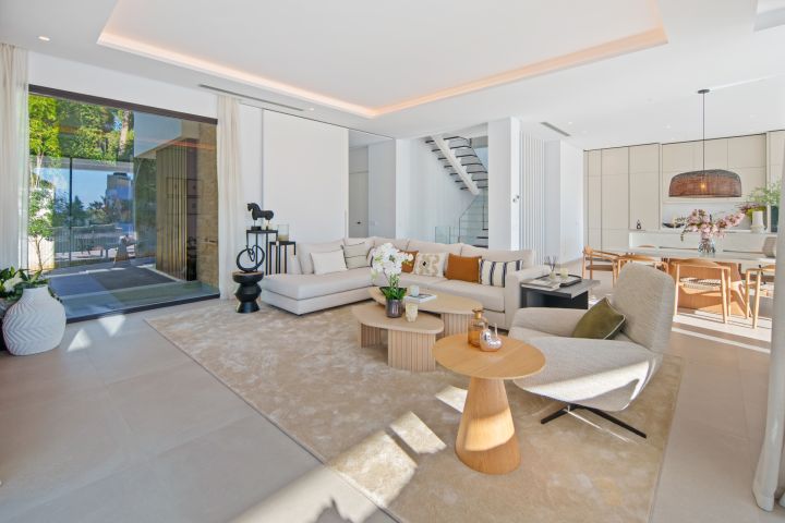Villa Fuente - Unique Villa in a Gated Community