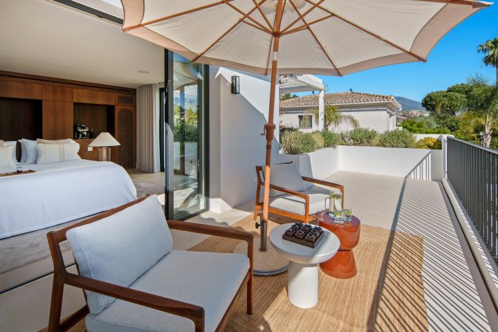 Casa Koi - Frontline Golf Villa in Nueva Andalucía