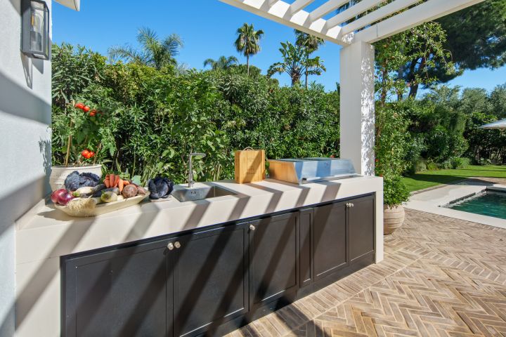 Casa Koi - Frontline Golf Villa in Nueva Andalucía