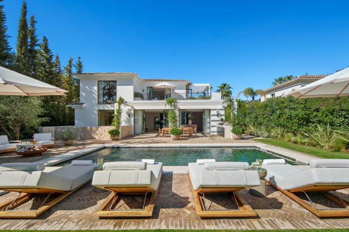 Casa Koi - Frontline Golf Villa in Nueva Andalucía