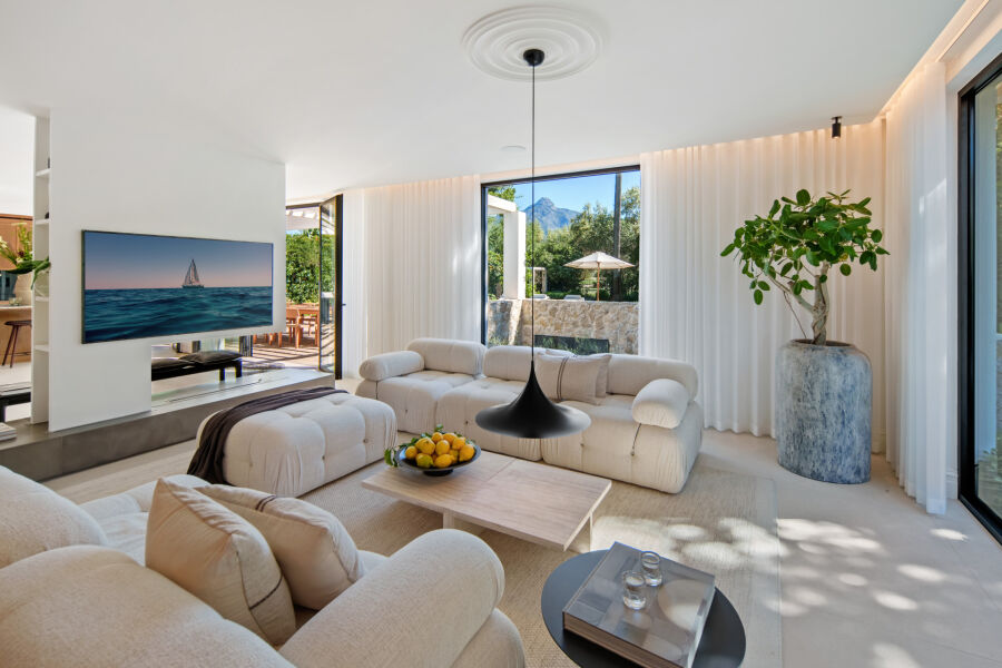 Casa Koi - Frontline Golf Villa in Nueva Andalucía