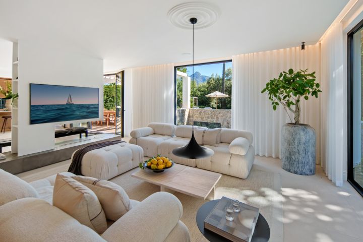 Casa Koi - Frontline Golf Villa in Nueva Andalucía