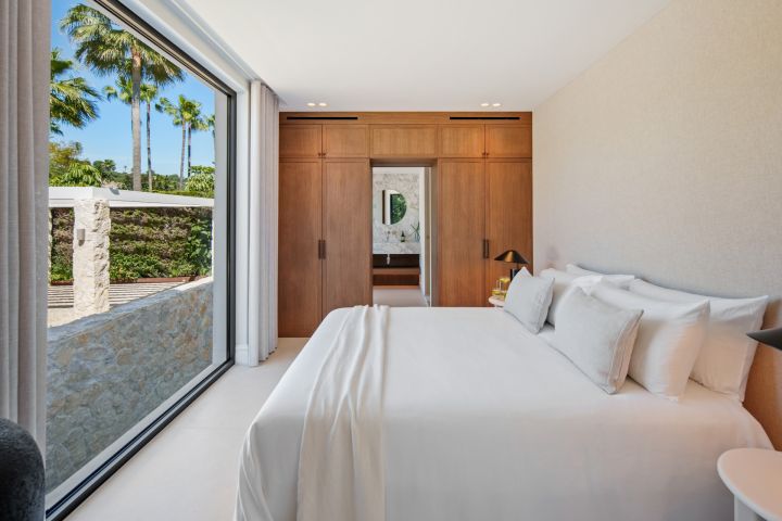 Casa Koi - Frontline Golf Villa in Nueva Andalucía