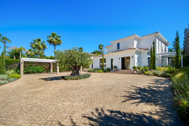 Casa Koi - Frontline Golf Villa in Nueva Andalucía