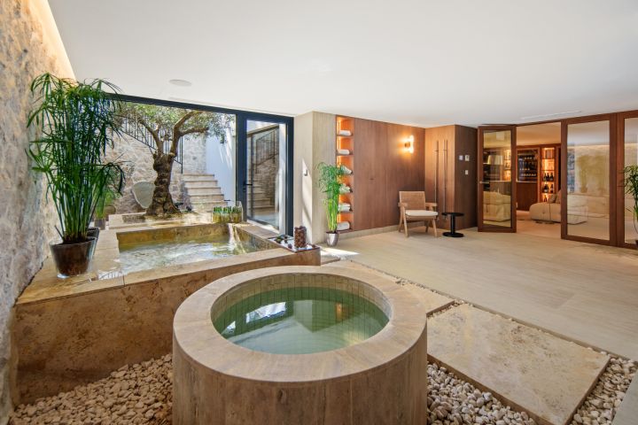 Casa Koi - Frontline Golf Villa in Nueva Andalucía