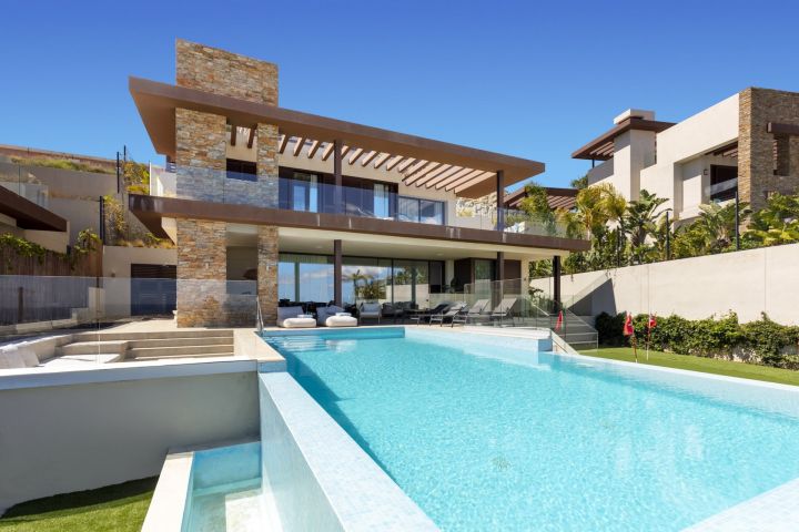 Be Lagom 6 - Contemporary Residence with Sea Views