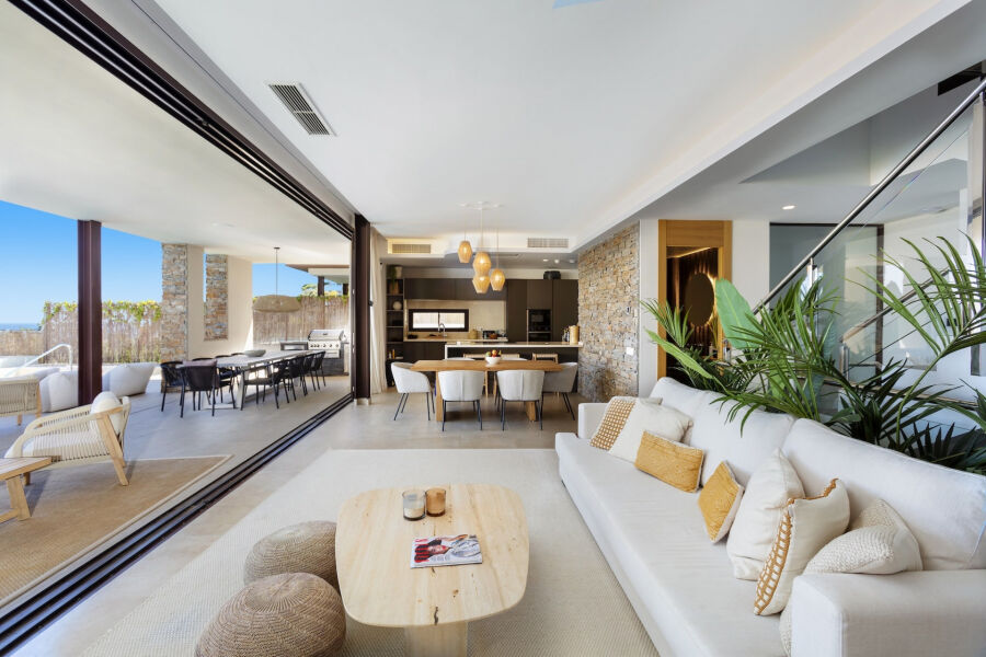Be Lagom 6 - Contemporary Residence with Sea Views