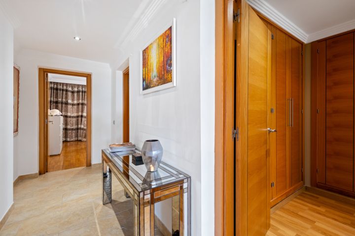 Monte Paraiso 10D - Spacious 4-Bedroom Apartment in Marbella Golden Mile