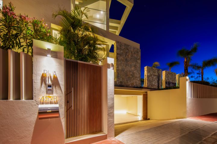 Villa Riva - Villa with Solarium in Nueva Andalucía