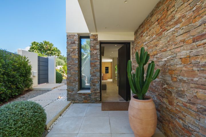 Belfry 1 - Modern Villa in El Campanario