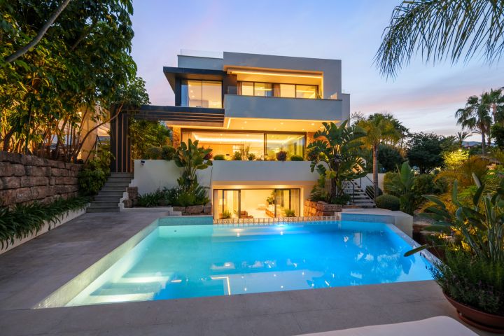 Belfry 1 - Modern Villa in El Campanario