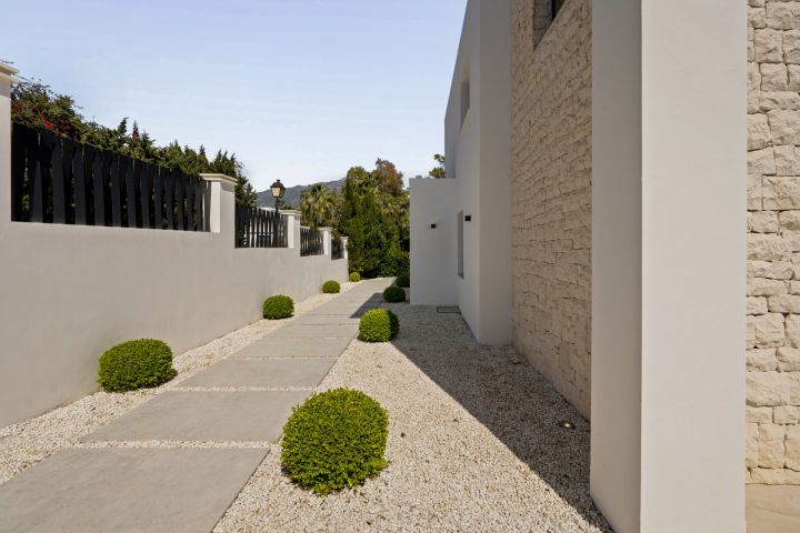 Villa Aura - Elegant Villa in the Golf Valley