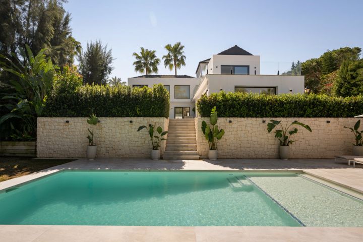 Villa Aura - Elegant Villa in the Golf Valley