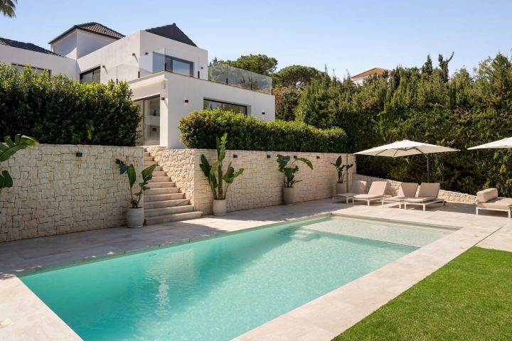 Villa Aura - Elegant Villa in the Golf Valley