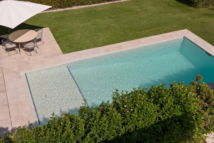 Villa Aura - Elegant Villa in the Golf Valley