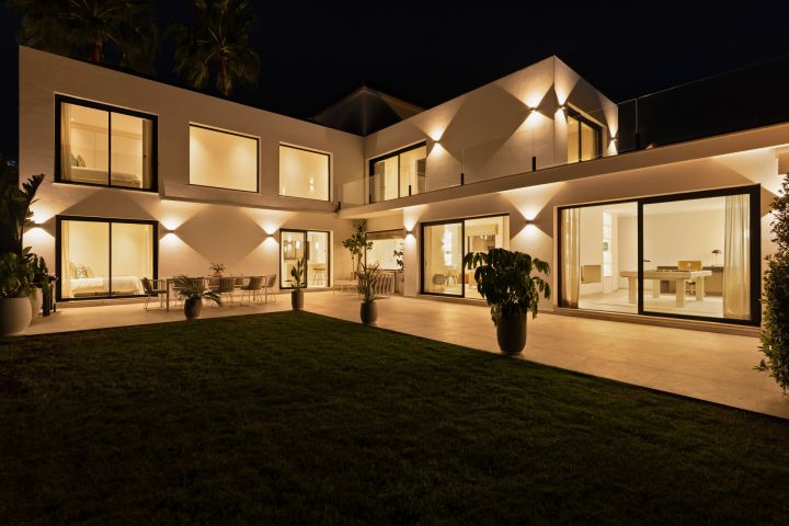 Villa Aura - Elegant Villa in the Golf Valley