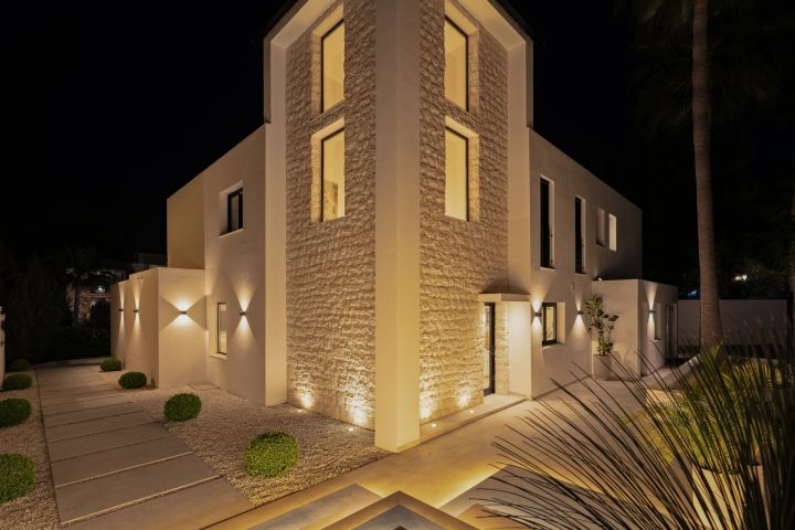 Villa Aura - Elegant Villa in the Golf Valley