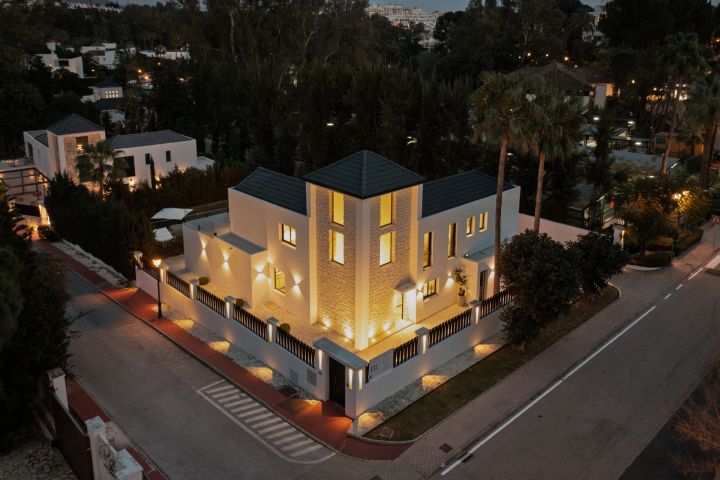 Villa Aura - Elegant Villa in the Golf Valley