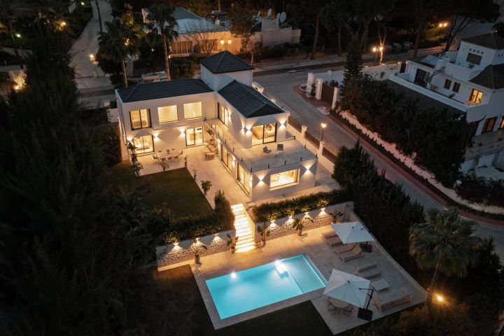 Villa Aura - Elegant Villa in the Golf Valley