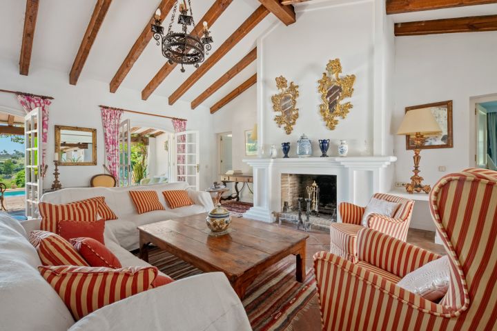 Villa Dos Aguas - Lakefront Cortijo-Style Villa with Expansive Grounds in Benahavis