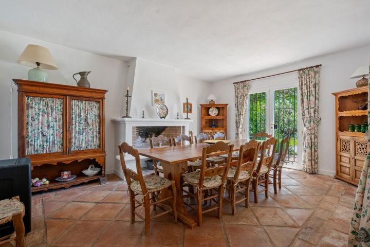Villa Dos Aguas - Lakefront Cortijo-Style Villa with Expansive Grounds in Benahavis