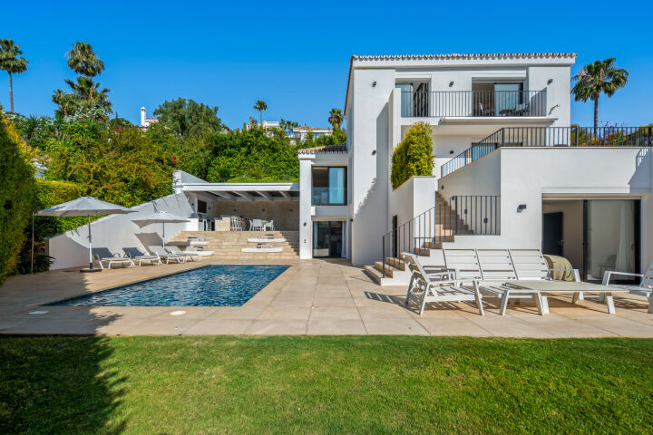 Hill Club 36 - Contemporary five-bedroom villa, Nueva Andalucía