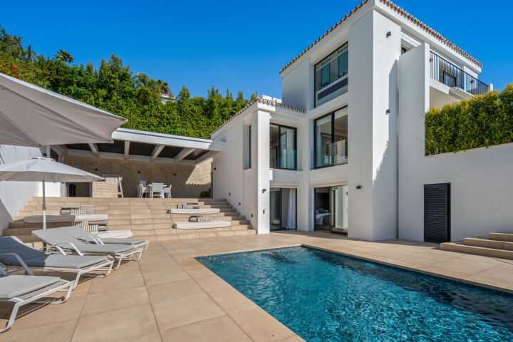 Hill Club 36 - Contemporary five-bedroom villa, Nueva Andalucía