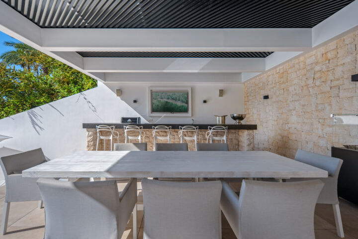 Hill Club 36 - Contemporary five-bedroom villa, Nueva Andalucía