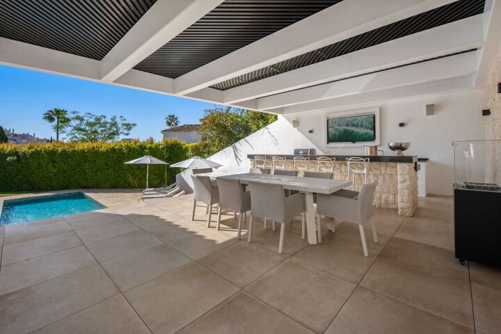 Hill Club 36 - Contemporary five-bedroom villa, Nueva Andalucía