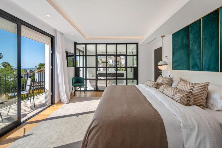 Hill Club 36 - Contemporary five-bedroom villa, Nueva Andalucía