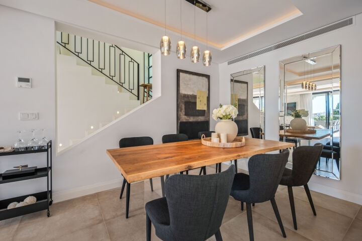 Hill Club 36 - Contemporary five-bedroom villa, Nueva Andalucía