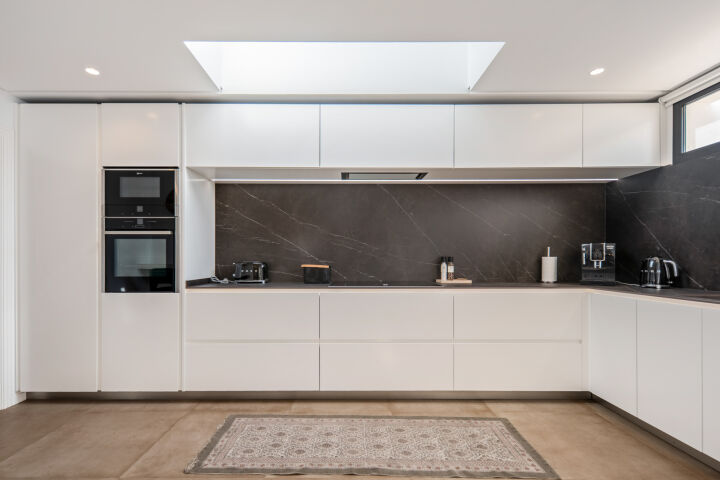 Hill Club 36 - Contemporary five-bedroom villa, Nueva Andalucía