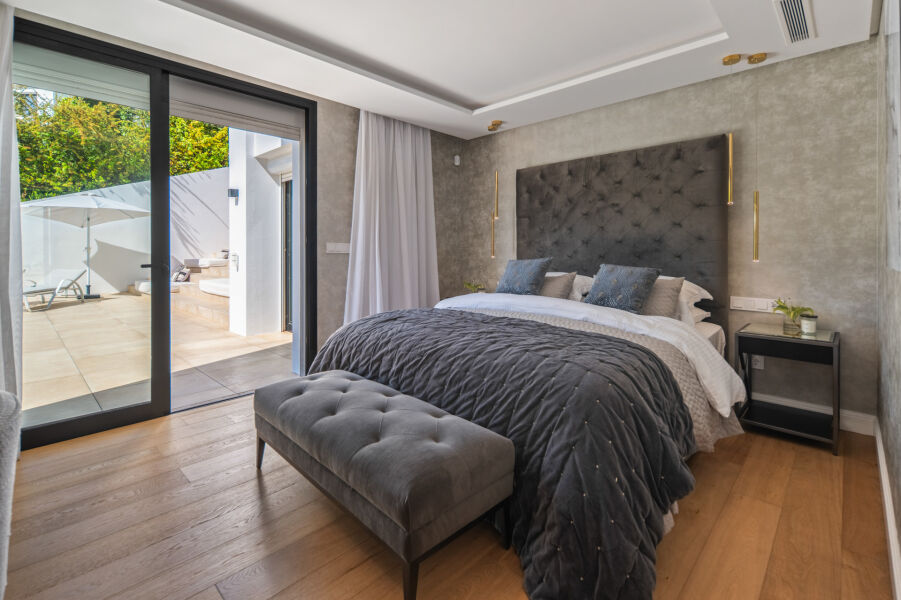 Hill Club 36 - Villa contemporánea, cinco dormitorios, Nueva Andalucía