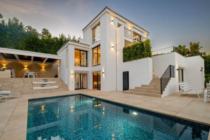 Hill Club 36 - Contemporary five-bedroom villa, Nueva Andalucía