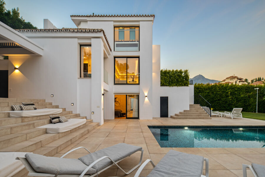 Hill Club 36 - Villa contemporánea, cinco dormitorios, Nueva Andalucía