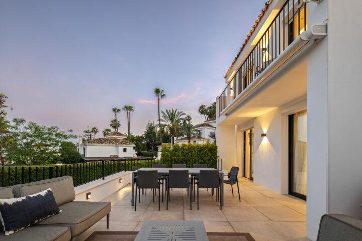 Hill Club 36 - Contemporary five-bedroom villa, Nueva Andalucía