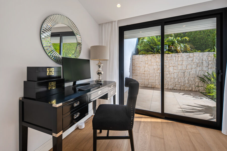 Hill Club 36 - Villa contemporánea, cinco dormitorios, Nueva Andalucía