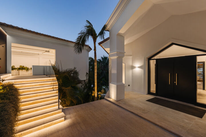 Villa Aura - Exceptional Turnkey Property in Benahavis