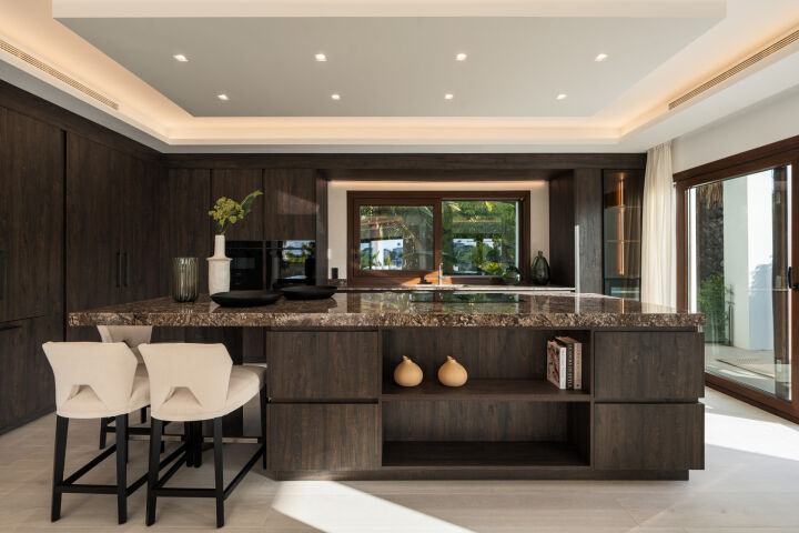 Villa Aura - Exceptional Turnkey Property in Benahavis