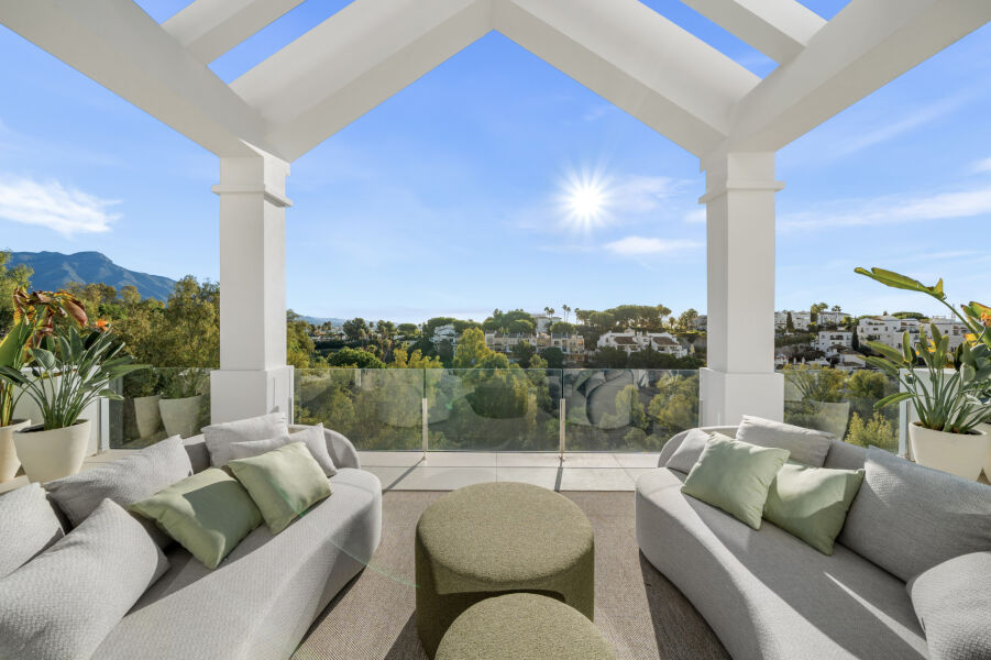 Villa Aura - Exceptional Turnkey Property in Benahavis