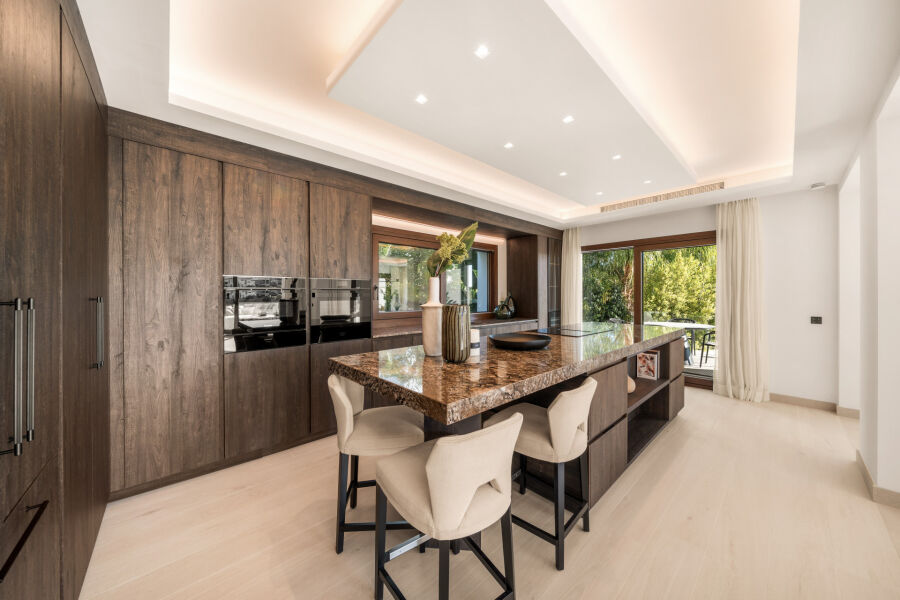 Villa Aura - Exceptional Turnkey Property in Benahavis
