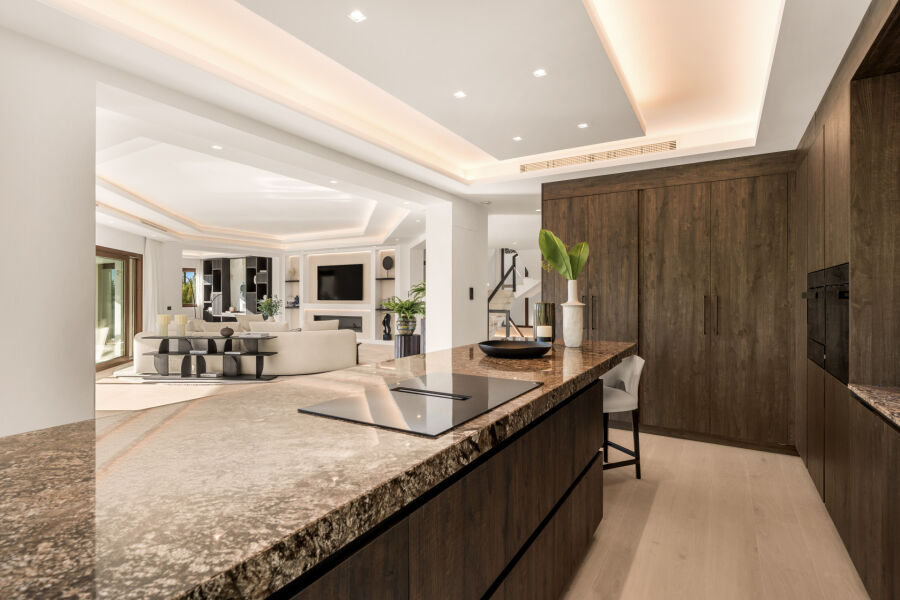 Villa Aura - Exceptional Turnkey Property in Benahavis