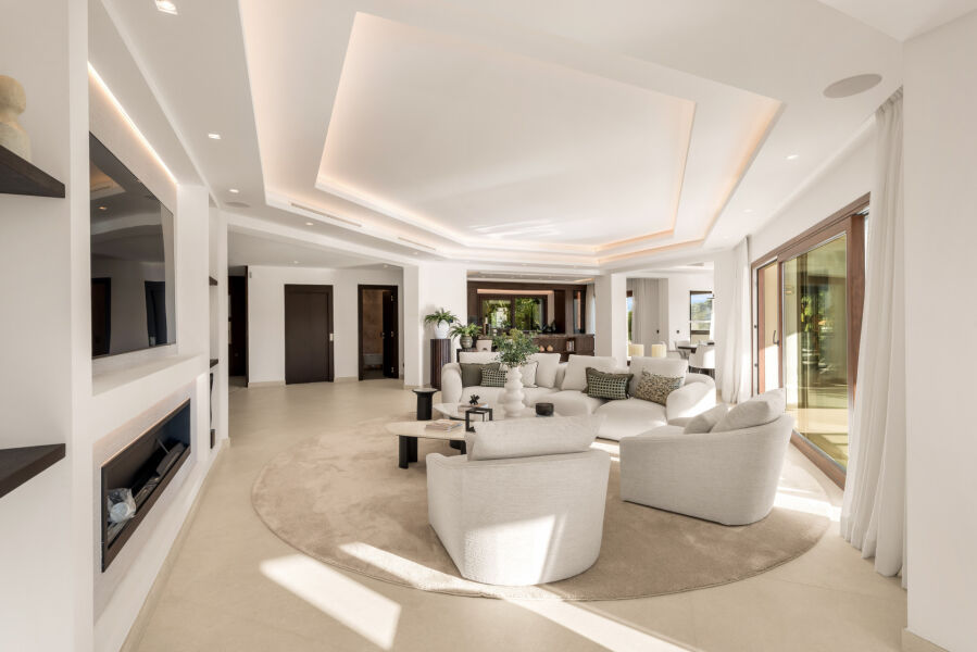 Villa Aura - Exceptional Turnkey Property in Benahavis