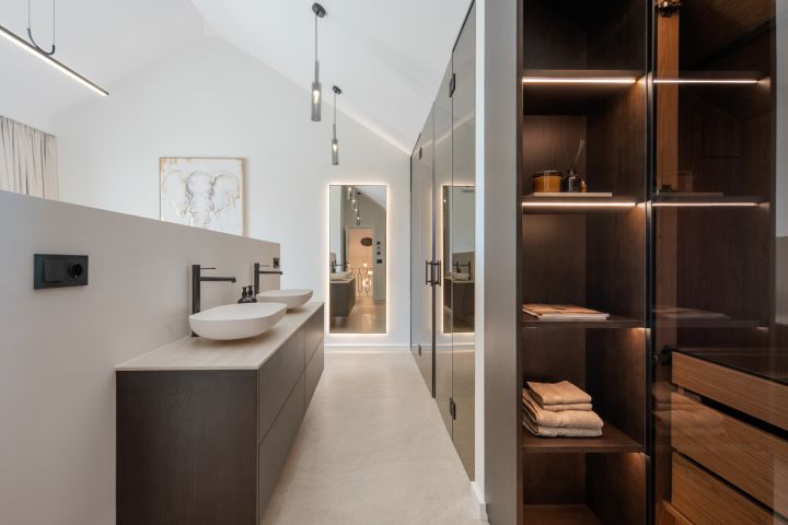 Aloha Hill 101 - A two-level sky retreat in Nueva Andalucía